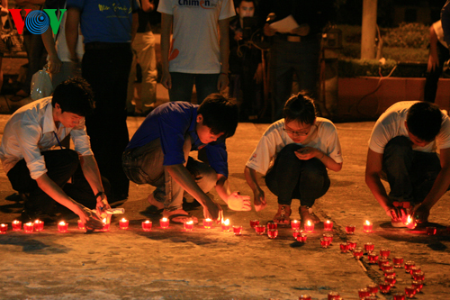 กิจกรรมจุดธูปเทียนรำลึกทหารพลีชีพเพื่อชาติที่สุสานทหารพลีชีพเพื่อชาติในทั่วประเทศ
